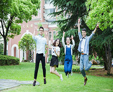 上海加拿大留学中介机构哪个好：上海哪个加拿大留学机构比较好